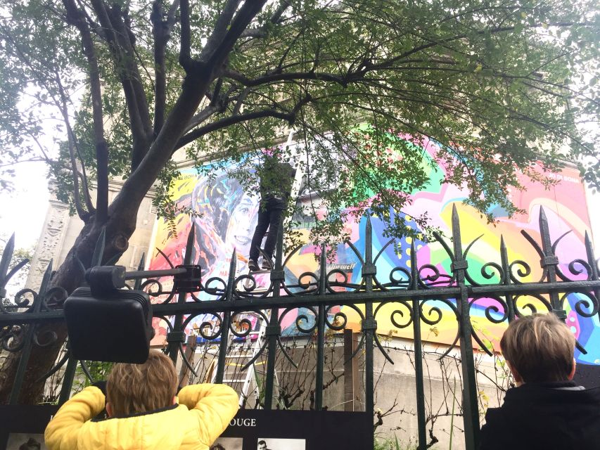Paris: Montmartre Street Art Tour With an Artist - Essential Items to Bring Along