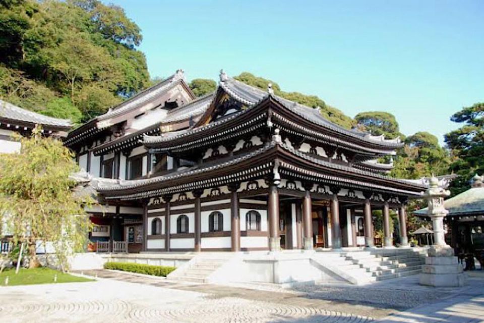 Private Kamakura and Yokohama Sightseeing Tour With Guide - Guide Services