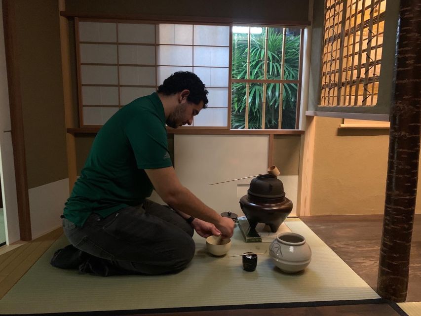 (Private )Kyoto: Local Home Visit Tea Ceremony - Host Interaction