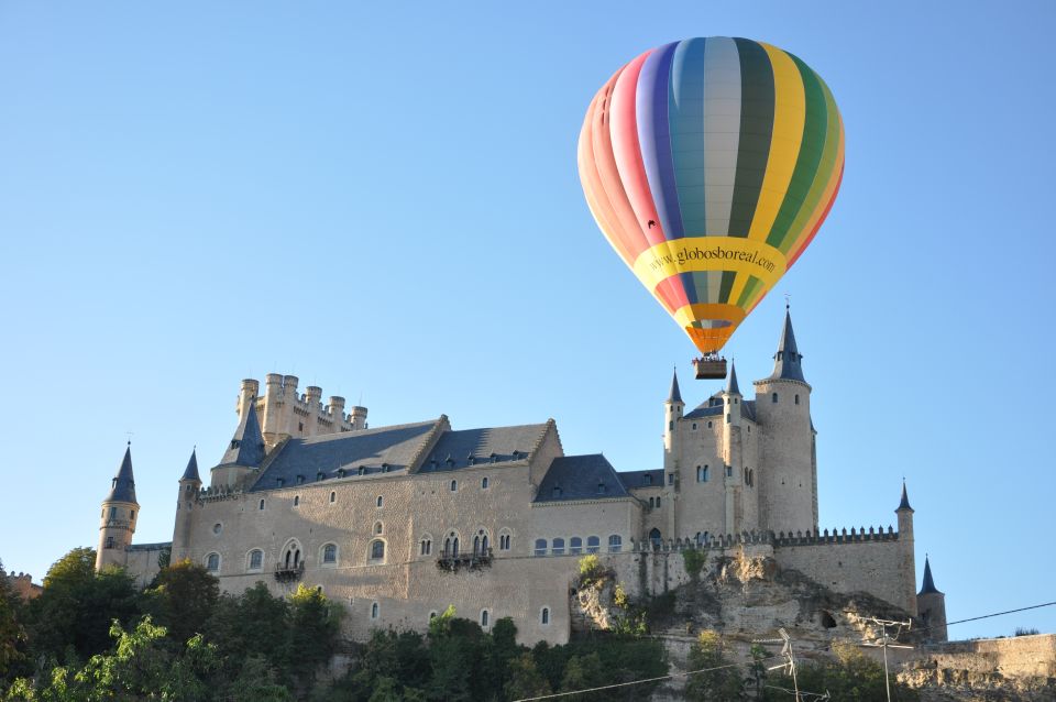 Segovia: Private Balloon Ride for 2 With Cava and Breakfast - Description