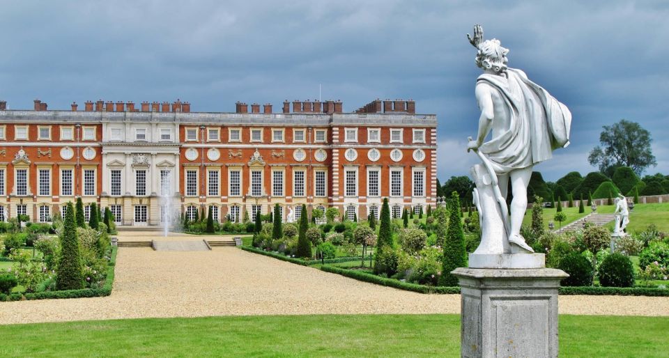 Skip-The-Line Hamptoncourtpalace Guided Day Trip From London - Language Options