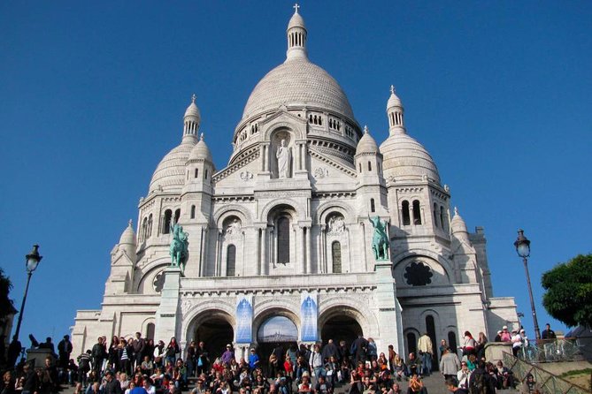 Unusual Walking Tour of Montmartre and Local Wine Tasting - 2H - Common questions