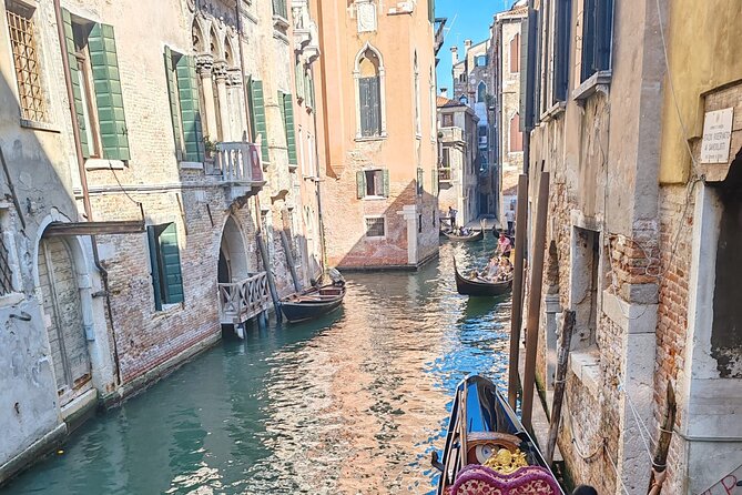 Venice With Gondola Trip From Vienna 3 Days Italy Tour - Local Art and Culture
