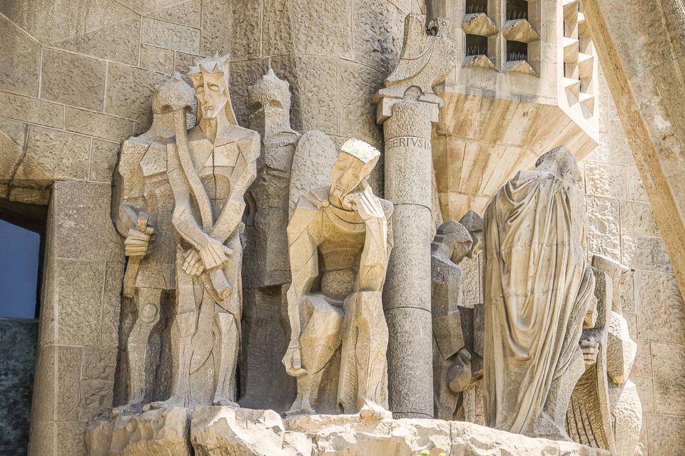 Barcelona: Sagrada Familia & Park Güell Guided Tour & Ticket - Recommendations