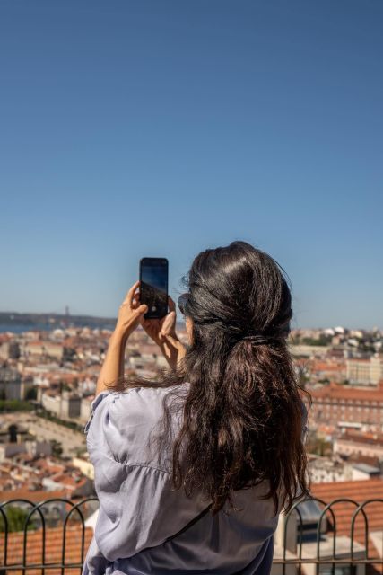 Discover Lisbon 4h Tuk Tuk - Highlights and Pickup