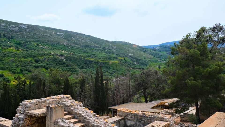 From Heraklion: Historical Center City Tour & Knossos Palace - Language Options