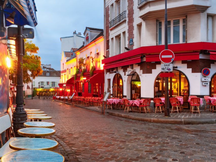 Montmartre: First Discovery Walk and Reading Walking Tour - Getting Ready for the Adventure