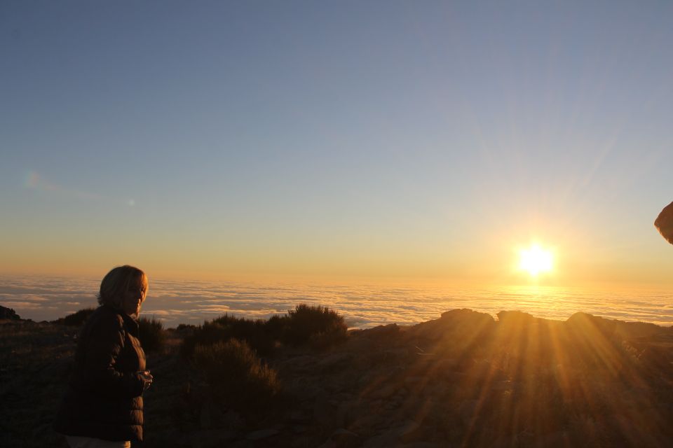 Pico Do Arieiro: Private 4x4 Sunrise Trip With Hot Drinks - Common questions