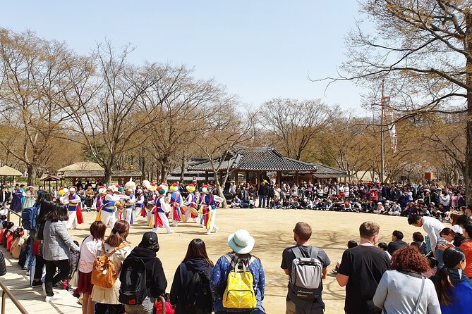 Royal Palace and Traditional Villages Wearing Hanbok Tour - Tour Logistics and Operations