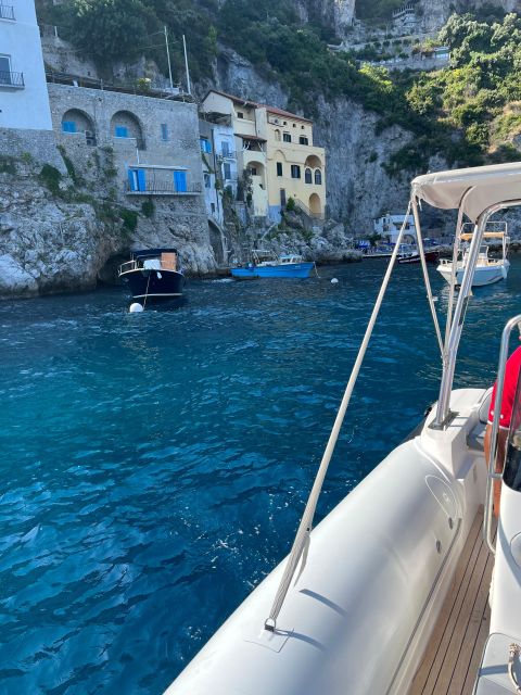 Daily Tour From Salerno to Positano With Skipper - Common questions