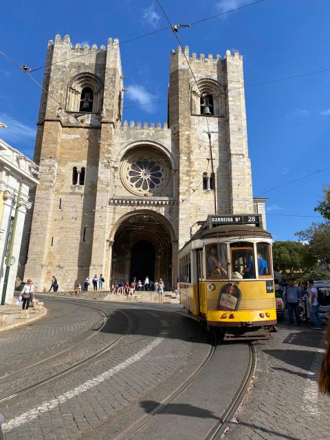 Lisbon: Half Day Complete City Highlights Tour by Tuk Tuk - Common questions