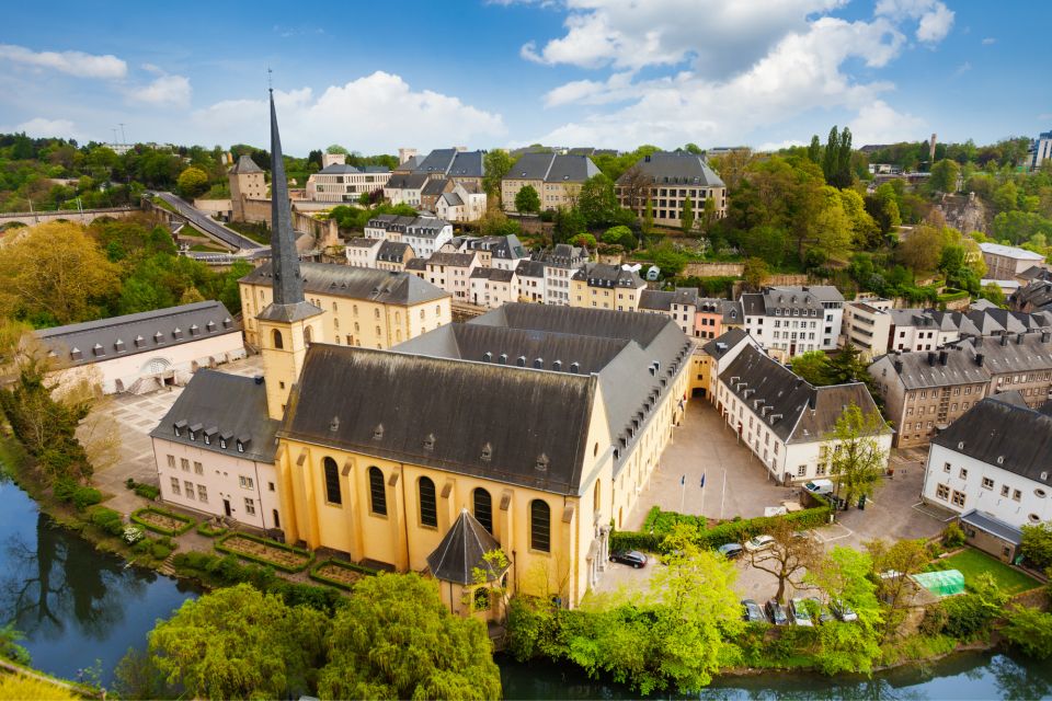 Luxembourg: Highlights Self-Guided Scavenger Hunt & Tour - Common questions