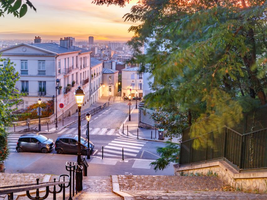Montmartre: First Discovery Walk and Reading Walking Tour - Common questions