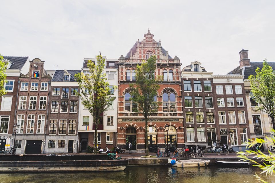 Small-Group Walking Tour With Amsterdam Canal Cruise - Common questions