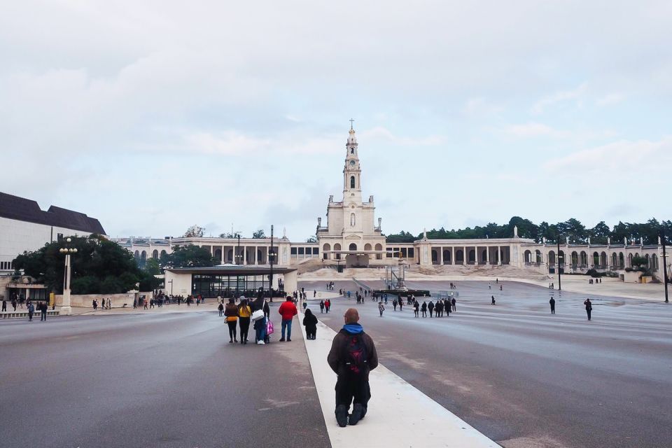 Wonders of Fátima, Batalha, Óbidos & Nazaré Private Tour - Common questions