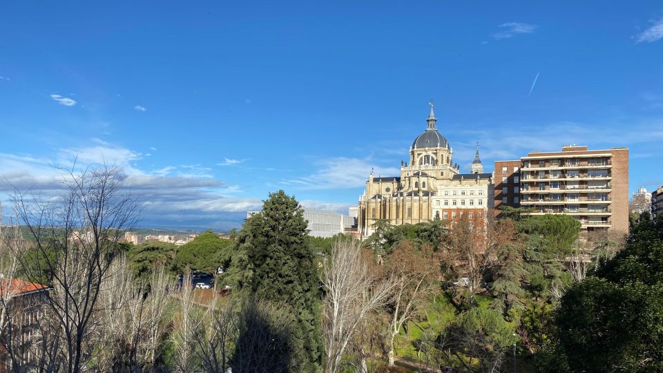 Architecture Tour: Old Historic Madrid With an Architect - Key Points