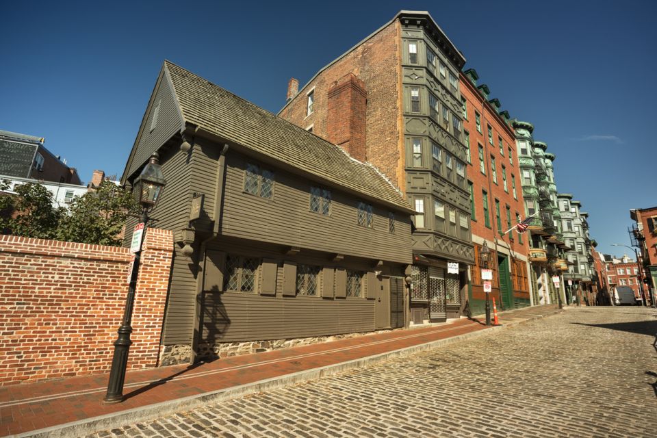 Boston History and Highlights: A Self-Guided Audio Tour - Key Points