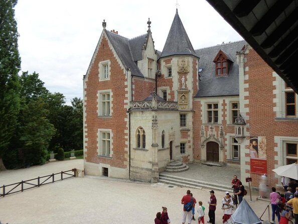 Chambord, Chenonceau, Da Vinci Castle Small Group Trip From Paris - Key Points