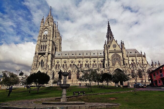Explore Old Town Quito: Sightseeing, Food, Culture Small Group Walking Tour - Tour Pricing and Details