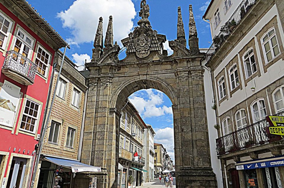 From Porto: Private Sightseeing Minho Tour - Key Points