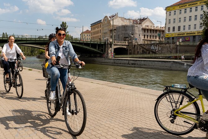 Half-Day Bike Tour in Vienna - Key Points
