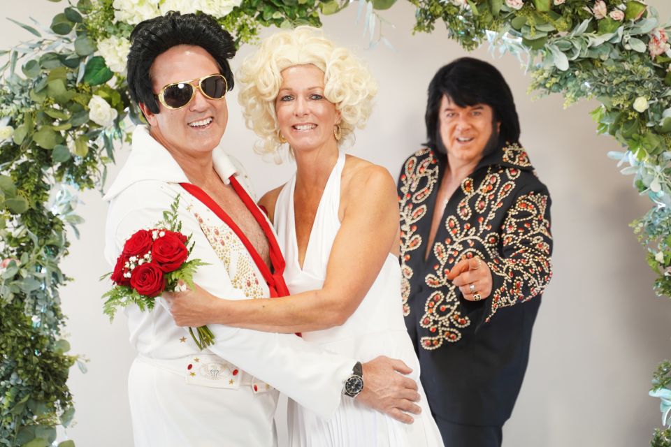 Las Vegas: Elvis Themed Wedding With Limousine - Key Points