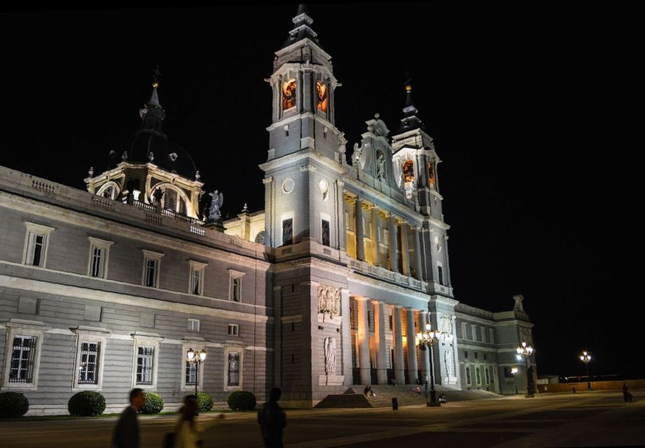 Madrid: Private Guided Night Tour by Car - Key Points