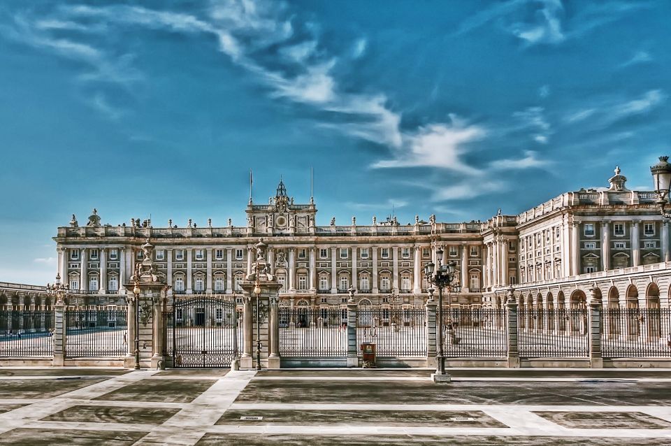 Madrid: Royal Palace Skip-the-Line Guided Museum Tour - Key Points