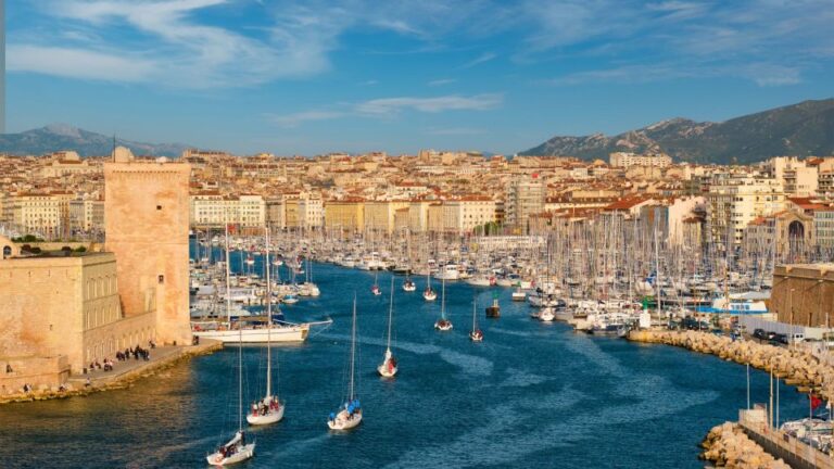 Marseille : City Exploration Smartphone Game