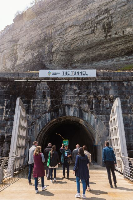 Niagara: Power Station and Tunnel Under the Falls Tour - Key Points