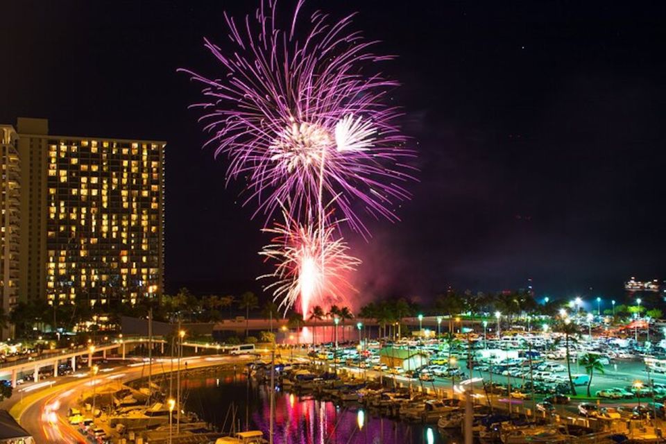 Oahu: Waikiki Fireworks Sail - Key Points