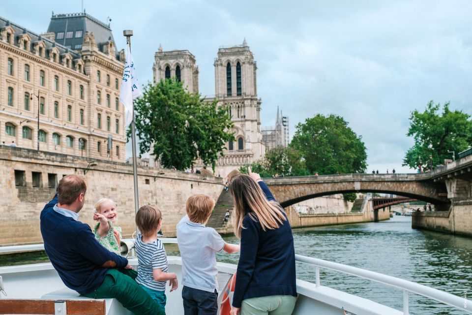 Paris: Family-Friendly River Seine Guided Cruise - Key Points
