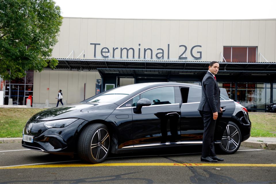 Paris: Private Driver Transfer Charles De Gaulle Airport - Languages and Amenities Offered
