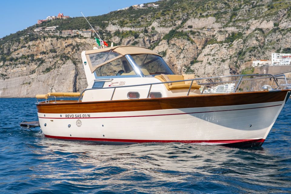 Positano: Private Tour to Capri on Sorrentine Gozzo - Key Points
