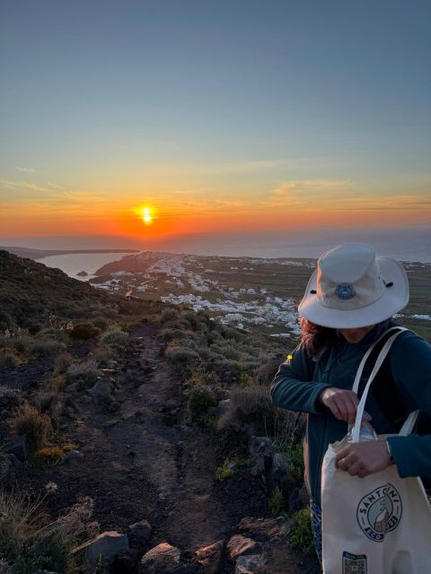 Santorini: Sunset Walking Tour in Caldera Path With Tasting - Key Points