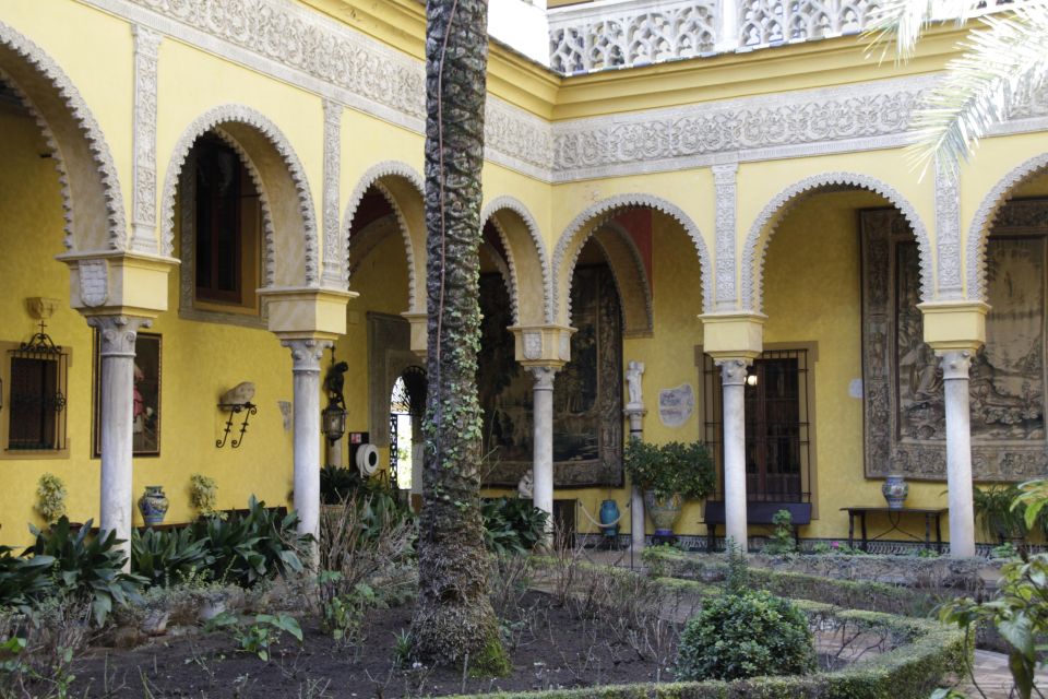 Seville: Dueñas Palace Private Tour - Key Points