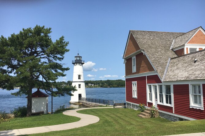 St Lawrence River - Rock Island Lighthouse on a Glass Bottom Boat Tour - Key Points