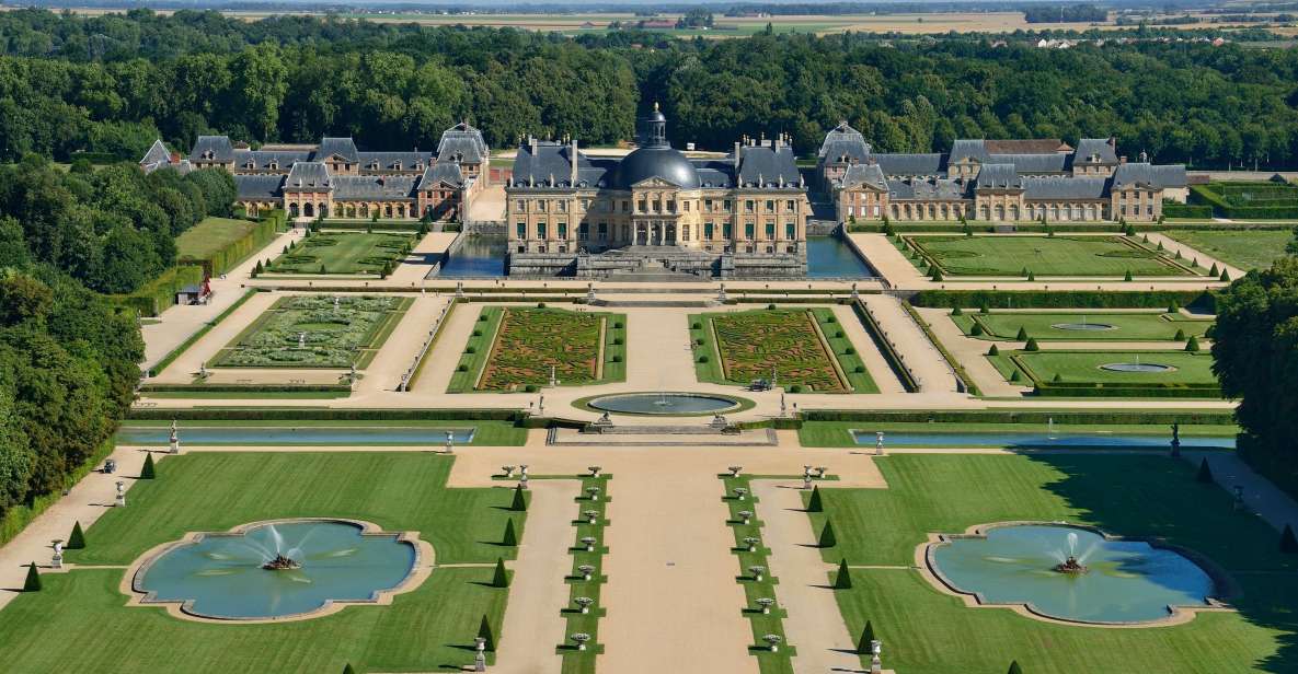 Vaux Le Vicomte Chateau Entry Ticket and Chateaubus Transfer - Key Points