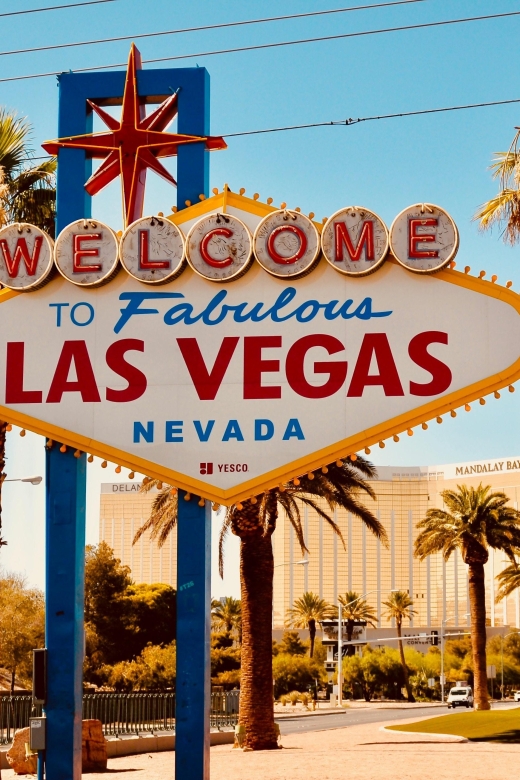 Vegas Highlights: Neon Lights & Desert - Audio Driving Tour - Key Points