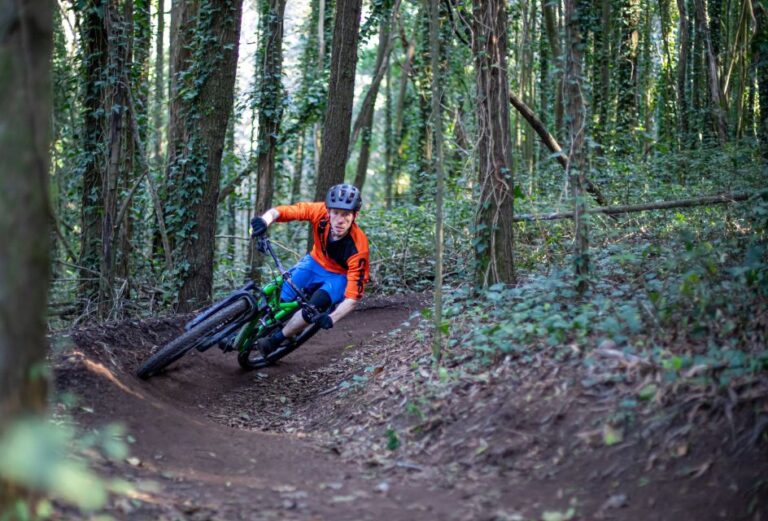 4 Hour Private MTB Enduro Trail Tour in Sintra Mountain