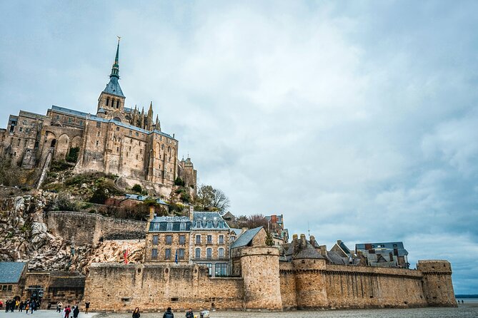 5-Hour Private Tour of Mt St Michel From St Malo With Pick up and Drop off