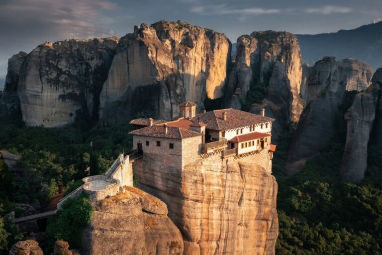 Athens: Meteora Day Trip in English/Spanish & Optional Lunch