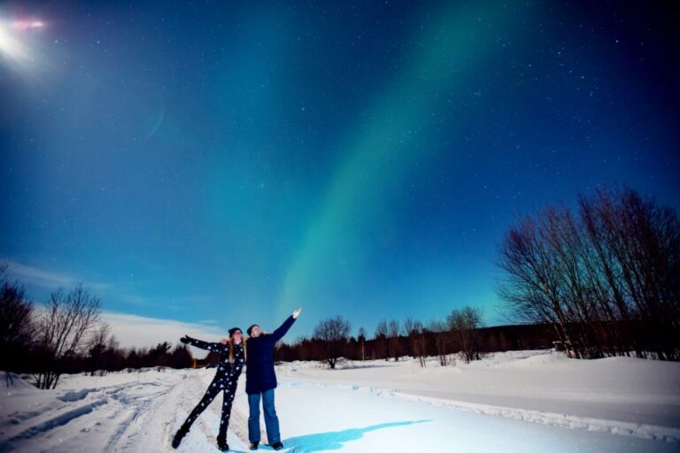 Aurora Borealis Quest: Private Yukon Nighttime Tour