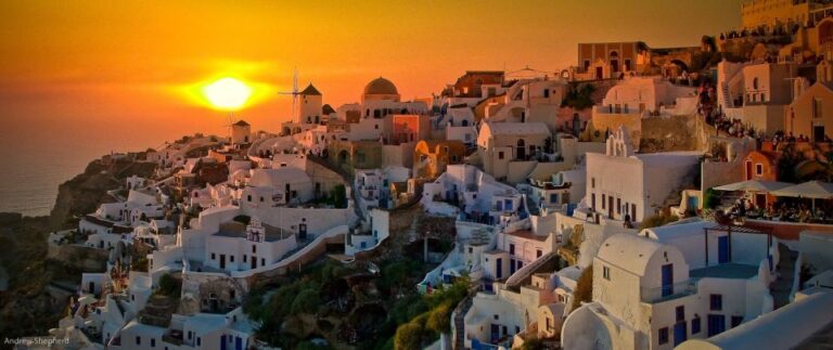 Blue Dome And Oia Sunset Small Group Transfer