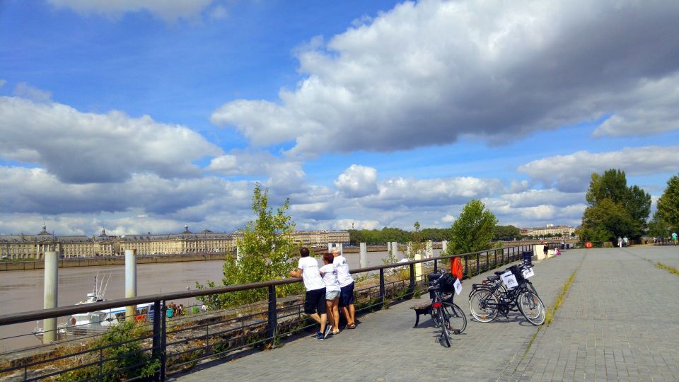 Bordeaux: Essentials 3-Hour Bike Ride - Exploring Bordeaux on Two Wheels