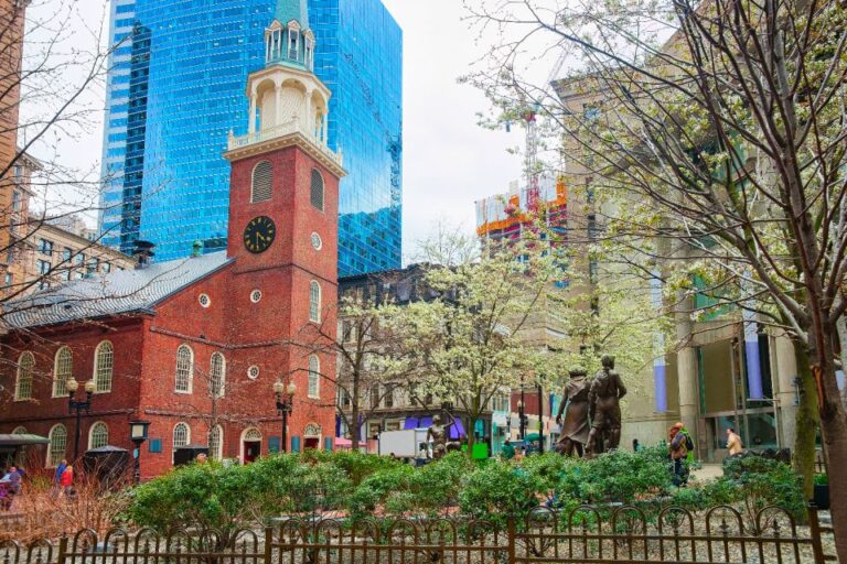 Boston: Ghost-Themed Self-Guided Walking Tour