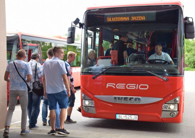 Bratislava: Bus Transfer To/From Vienna