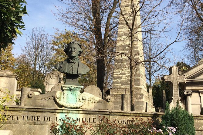 Bundle of Père Lachaise Cemetery: Self-Guided Audio Tours - Tour Highlights