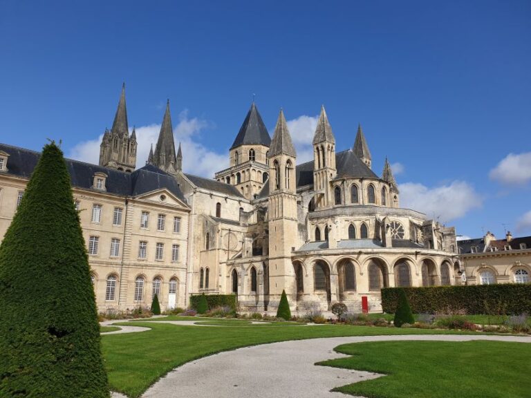 Caen: Private Guided Walking Tour