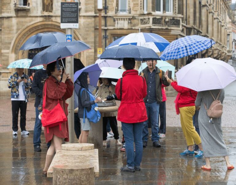 Cambridge: Chinese University Student-Guided Walking Tour